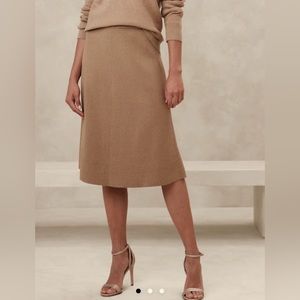 Banana Republic A-line Midi Sweater Skirt (M)